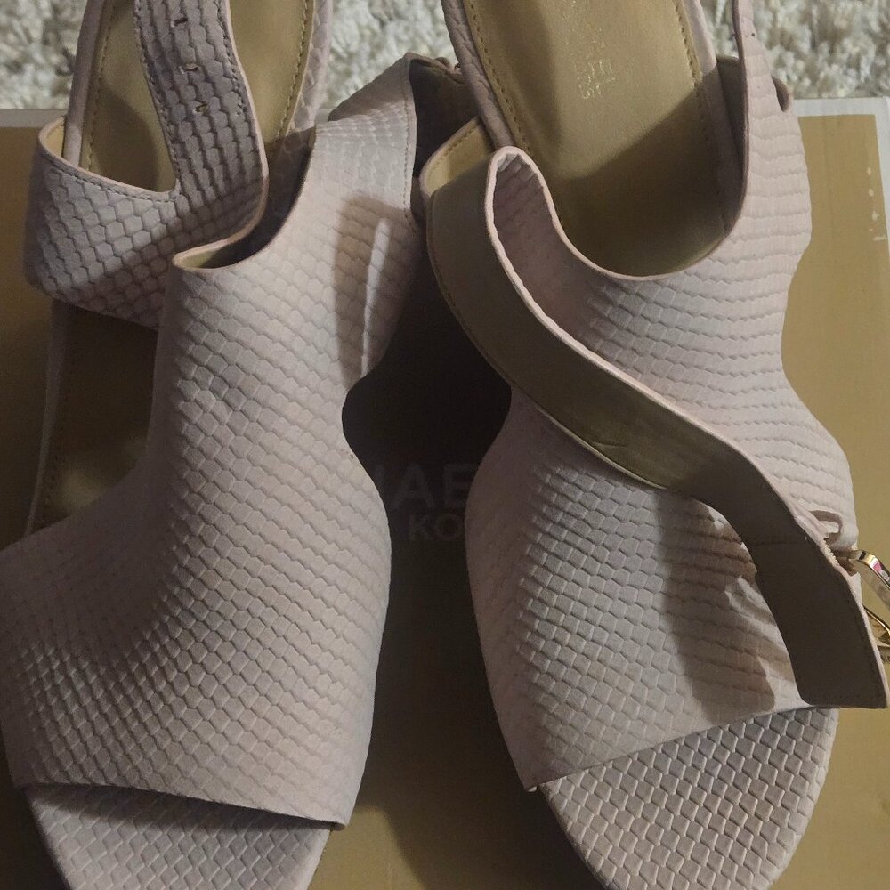 Michael Kors size 11 wedges